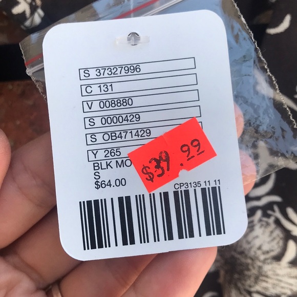 UO Hawaiian print romper - Picture 7 of 7